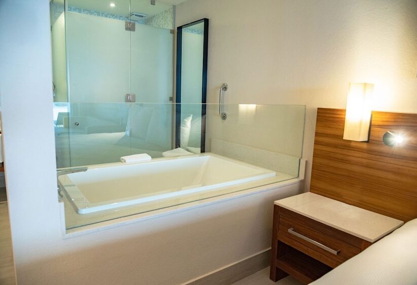 اتاق استاندارد با تخت بزرگ, Emporio Cancun   Buy All Inclusive Option