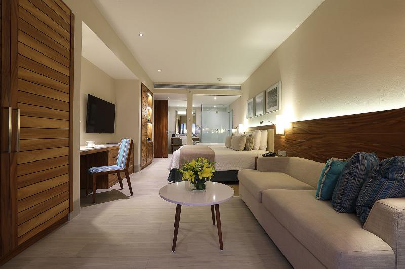 Suite Deluxe Pat King, Emporio Cancun   Buy All Inclusive Option