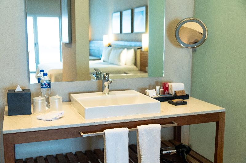 Quarto Estandar Cama King, Emporio Cancun   Buy All Inclusive Option
