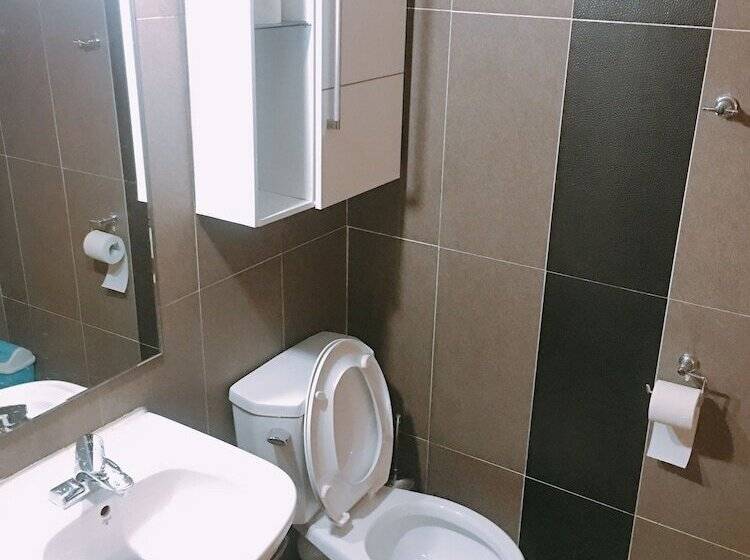 共用房间的床, Lux Guesthouse