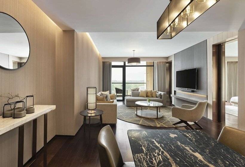 سوییت اجرایی, Hyatt Regency Beijing Shiyuan