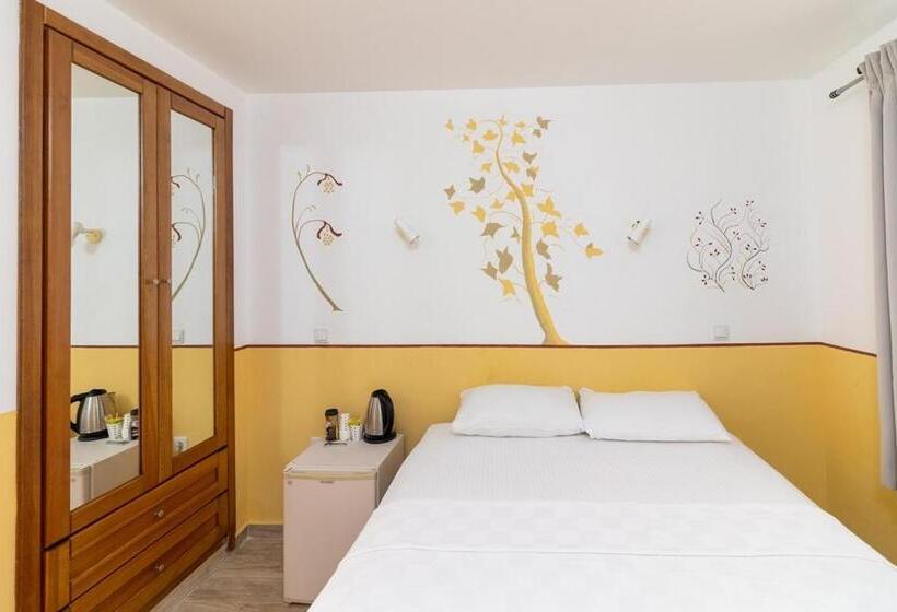 Economy Zimmer, Luna Kaş