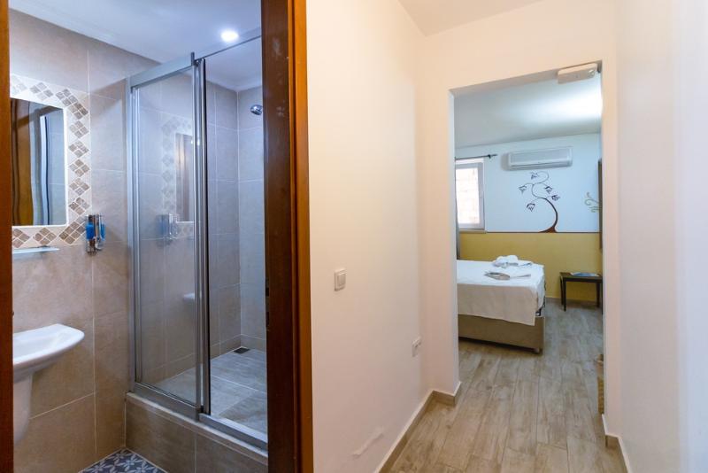 Economy Zimmer, Luna Kaş