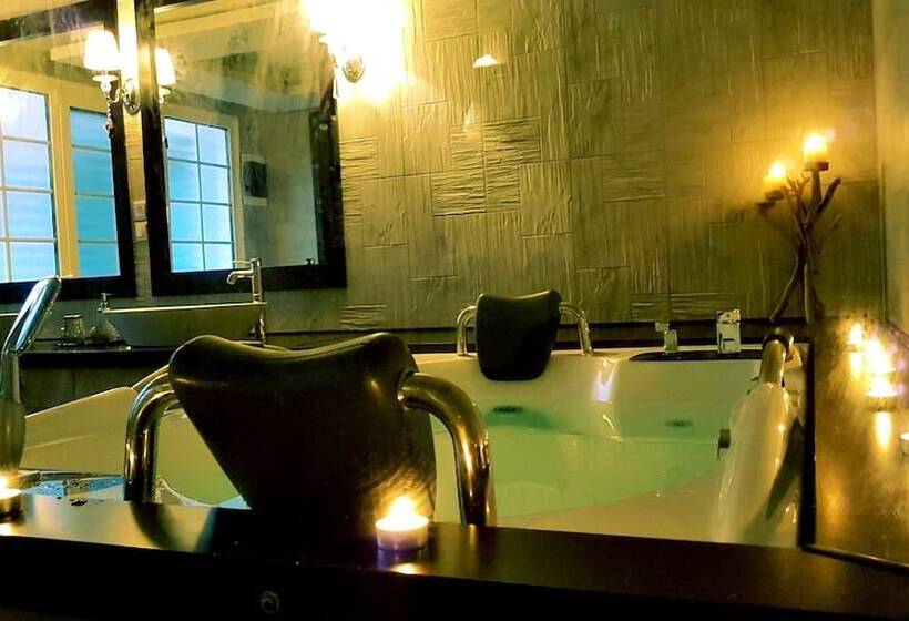 سوئیت دلوکس 2 خوابه, Q Suites Preveza
