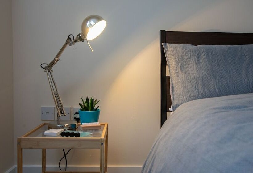 اتاق استاندارد, Bristol Bnb