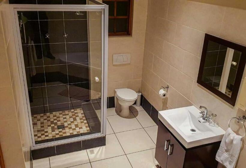 Номер Deluxe, Komani Resorts