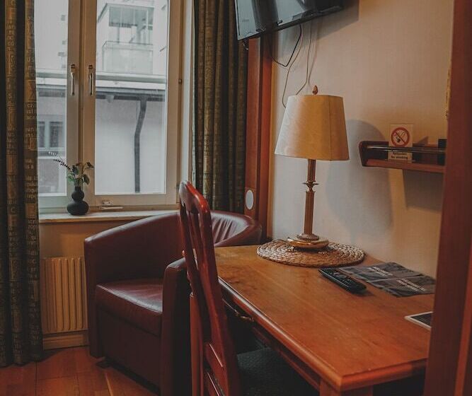 标准单人间, Mojo Hotell