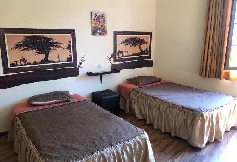 اتاق خانوادگی, Hostal Huacachina Sunset