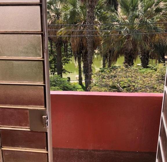 اتاق استاندارد با چشم‌انداز دریاچه, Hostal Huacachina Sunset