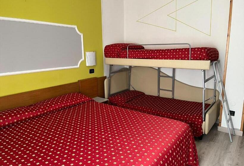 Номер Стандарт Трехместный, San Marco Bb