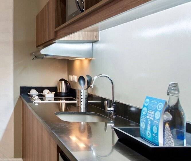 استودیوی استاندارد, The Sphere Serviced Residences Managed By Hii