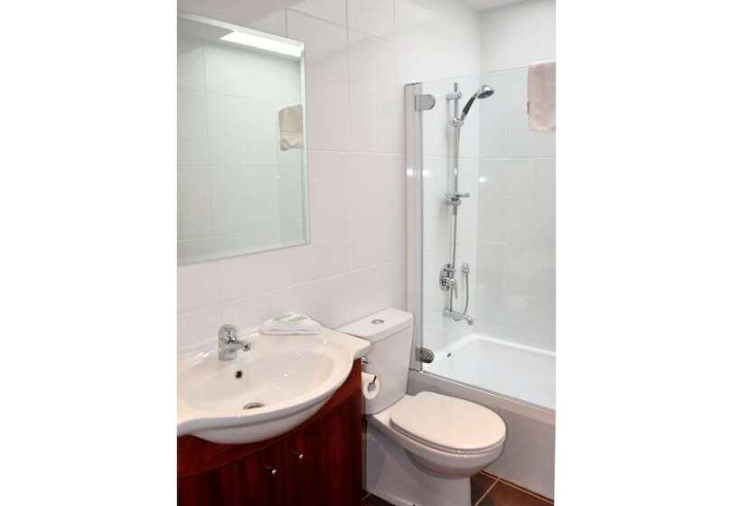 2 베드룸 이그제큐티브 아파트, St James Apartments