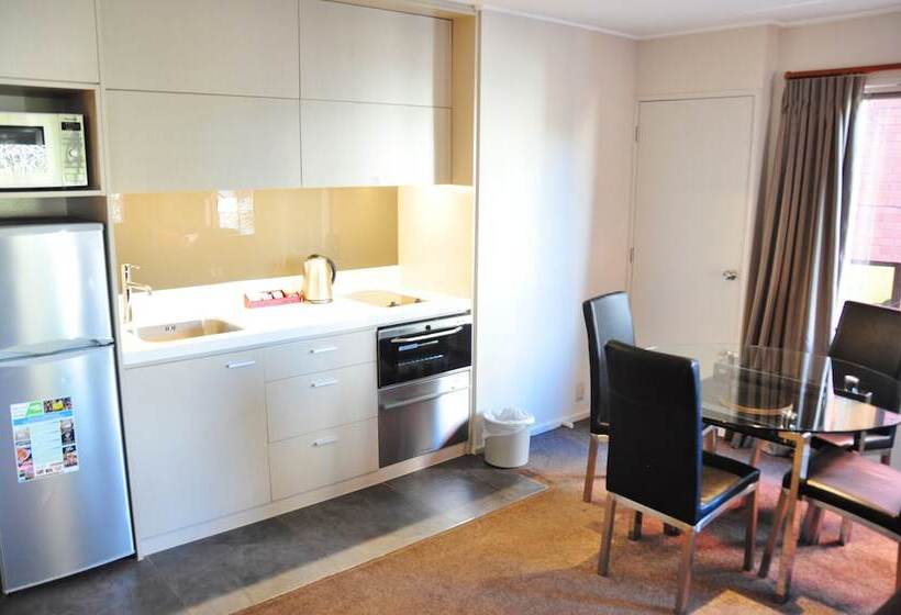 침실 2개 아파트, St James Apartments