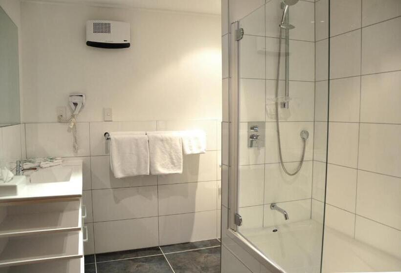 침실 2개 아파트, St James Apartments