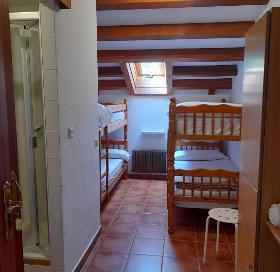 스탠다드 트리플 룸, Albergue Cabrales   Hostel