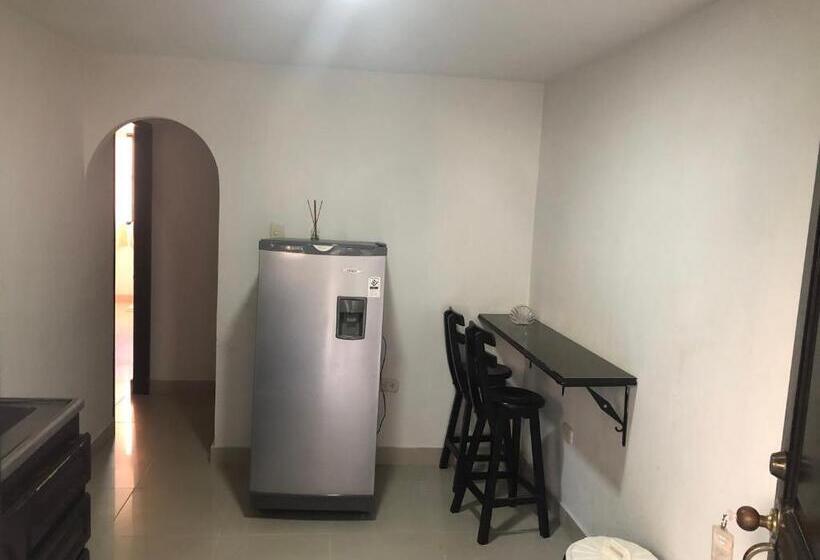 استودیوی استاندارد, Aparta Hotel Roca Marina
