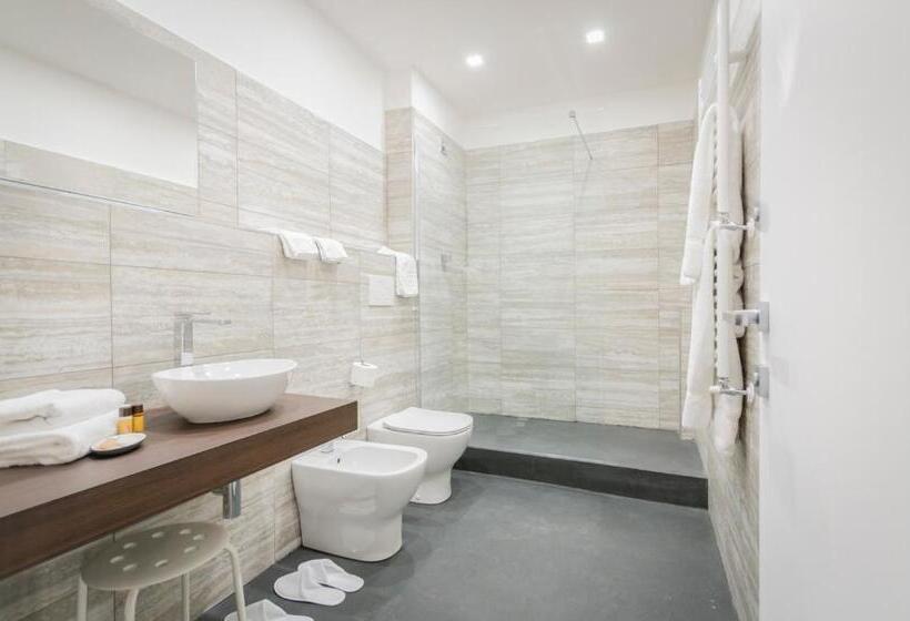 اتاق لوکس, Genova46 Suites & Rooms