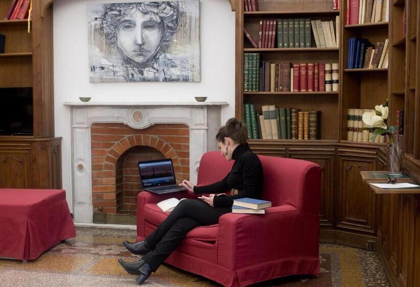 اتاق لوکس, Genova46 Suites & Rooms