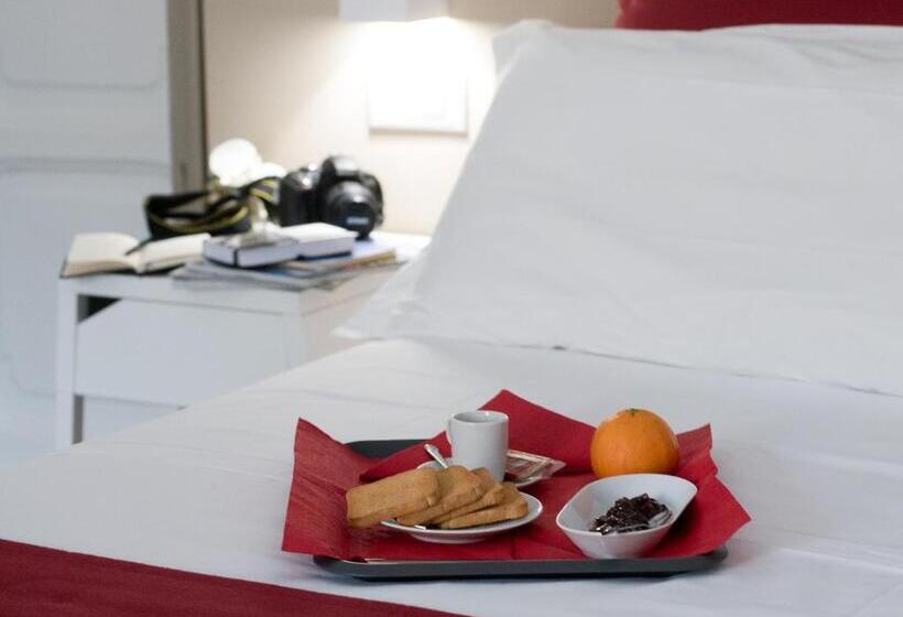 اتاق لوکس, Genova46 Suites & Rooms