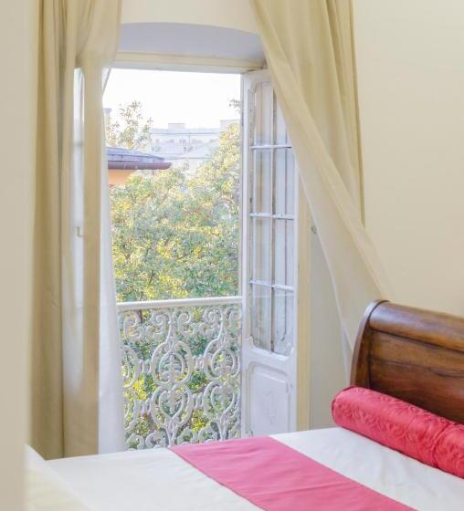 اتاق لوکس, Genova46 Suites & Rooms