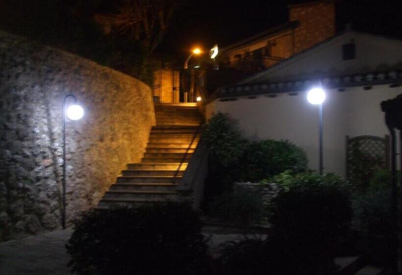 اتاق لوکس, Camere Ramaccia