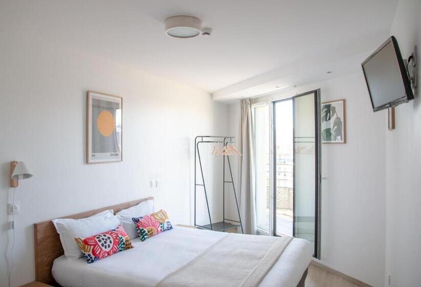 Comfort room with balcony, The People  Paris Bercy