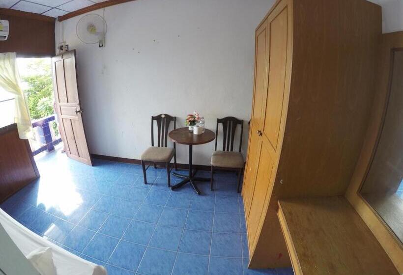 Standardzimmer mit Meerblick, Tanyaporn House