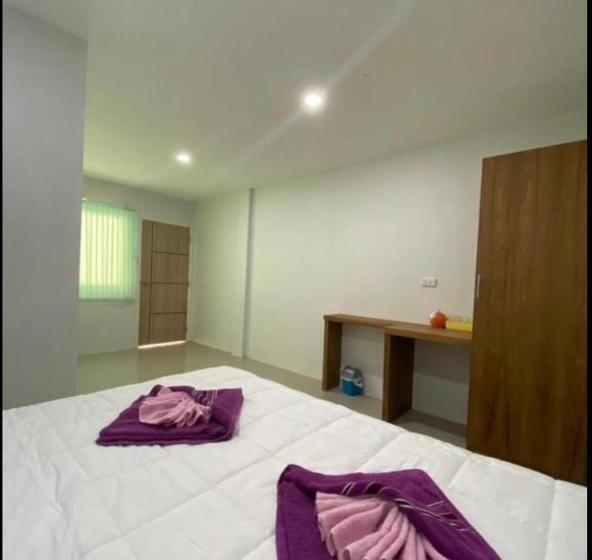 Standardzimmer mit Balkon, Tanyaporn House