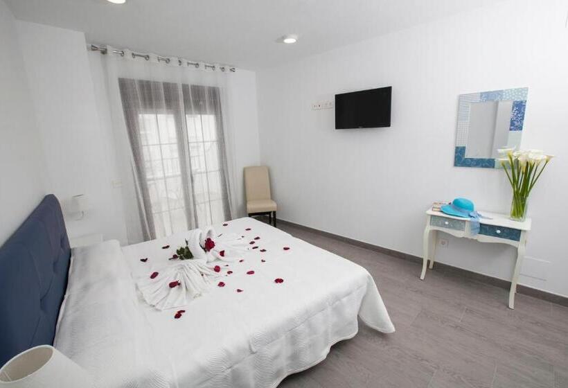 Четырехместный Номер Стандарт, Hostal Boutique Bajamar