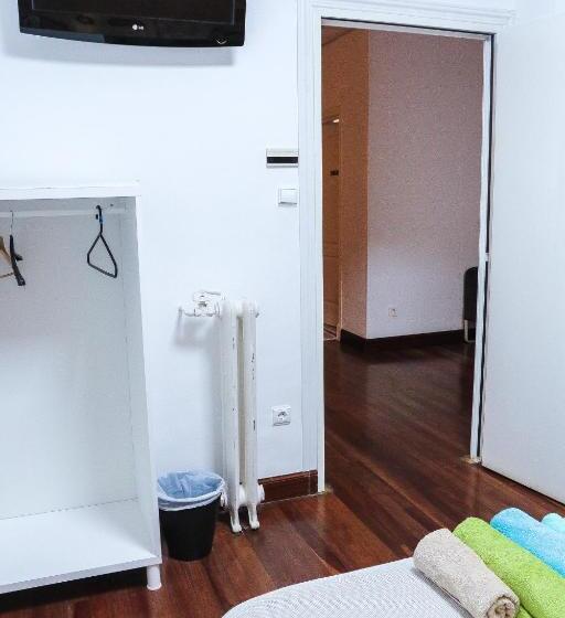 اتاق استاندارد با سرویس بهداشتی مشترک, Kasa Ronda   Adults Only