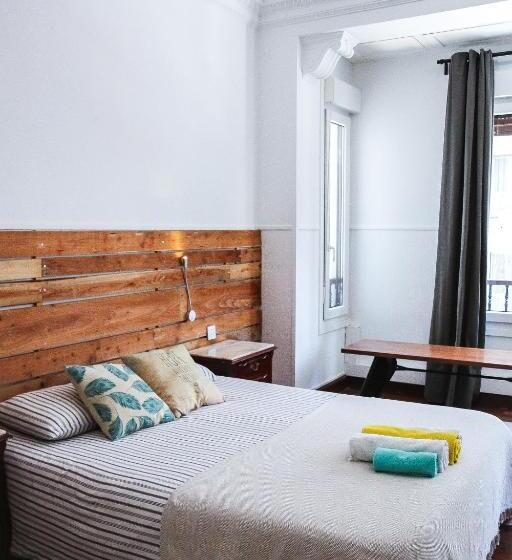 اتاق چهار تخته با دستشویی مشترک, Kasa Ronda   Adults Only