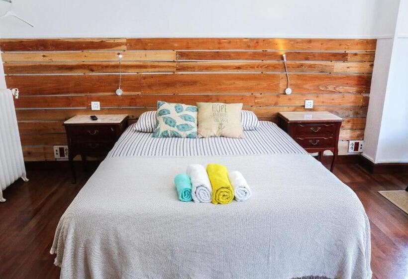 اتاق چهار تخته با دستشویی مشترک, Kasa Ronda   Adults Only