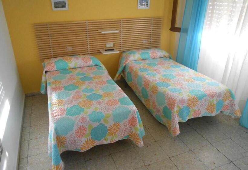 Номер Стандарт Индивидуальный, Hostal Avenida