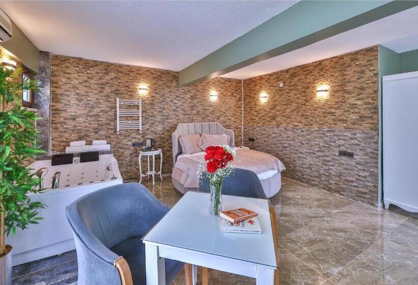 اتاق لوکس با بالکن و چشم‌انداز دریا, Agva Teras Garden Hotel & Bungalow