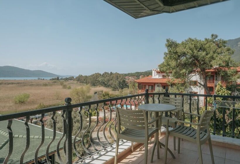 Королевский Номер, Villa Marine