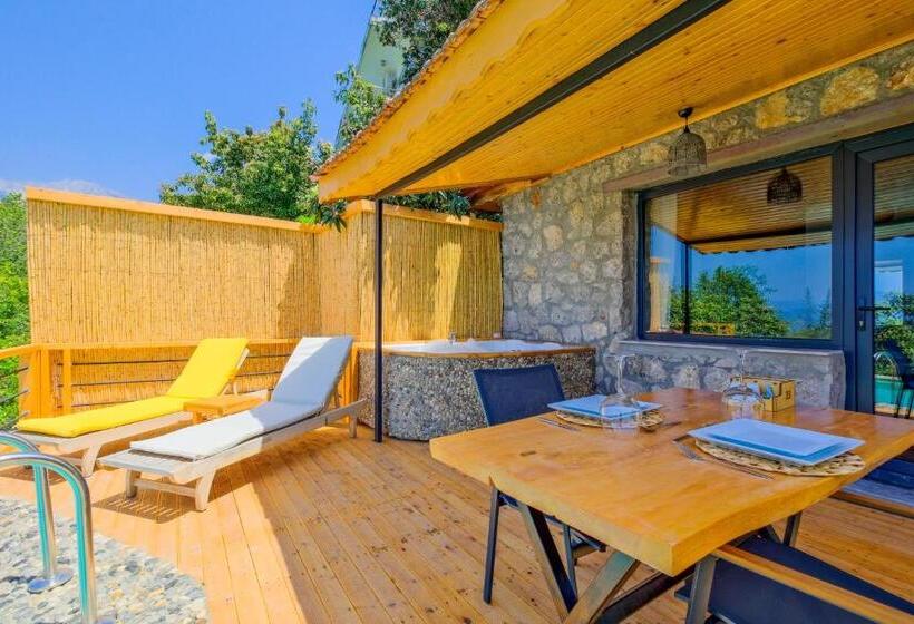 سوییت با استخر, Faralya Yoruk Evi Suite   Adults Only