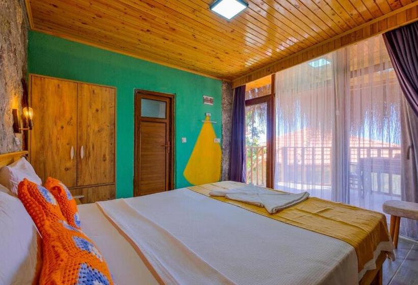 سوییت با چشم‌انداز دریا, Faralya Yoruk Evi Suite   Adults Only