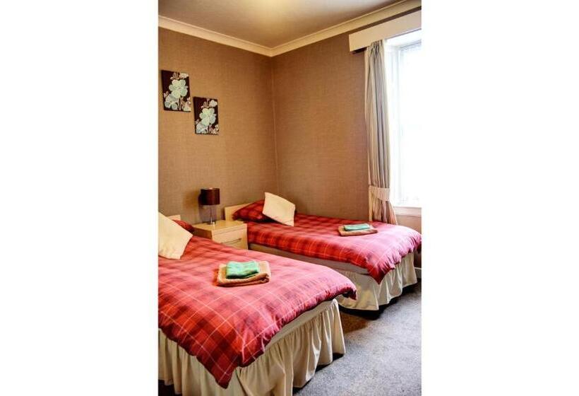 اتاق استاندارد با سرویس بهداشتی مشترک, Atticus Central Guest House
