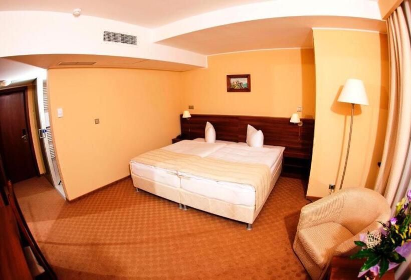 اتاق اکونومی, Grand