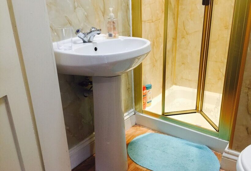 Quarto Estandar Individual Banheiro Compartilhado, Brentwood Villa Bed And Breakfast