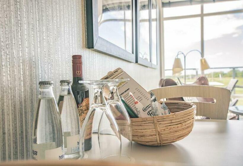 Четырехместный Номер Deluxe, Halmstad Golfarena Hotell & Lägenheter