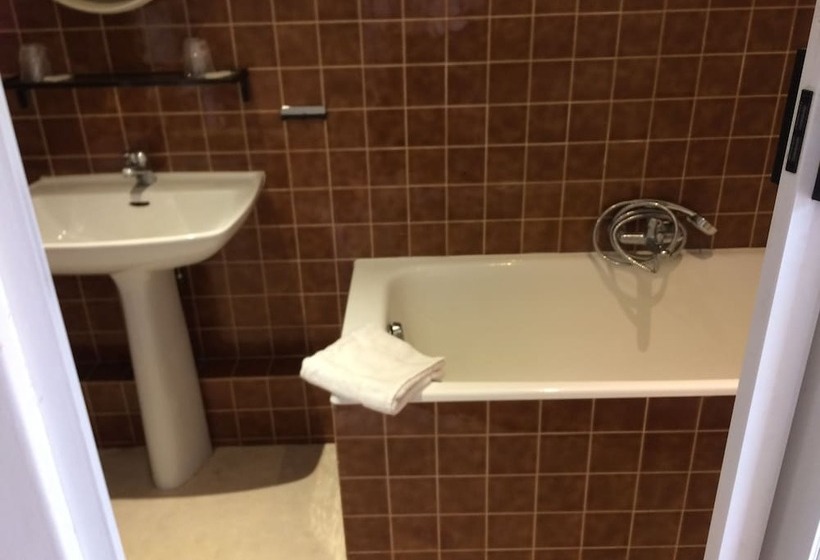 Трехместный Номер Стандарт с Балконом, Hôtel De La Poste