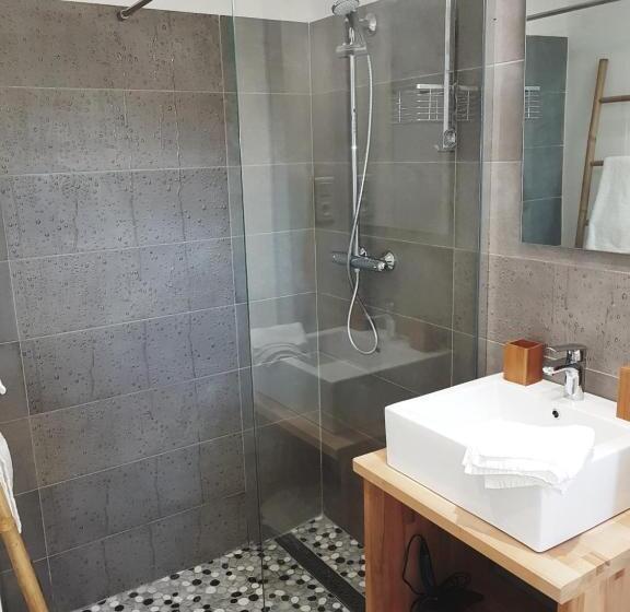Standard room with outdoor bath, Villa Manoe