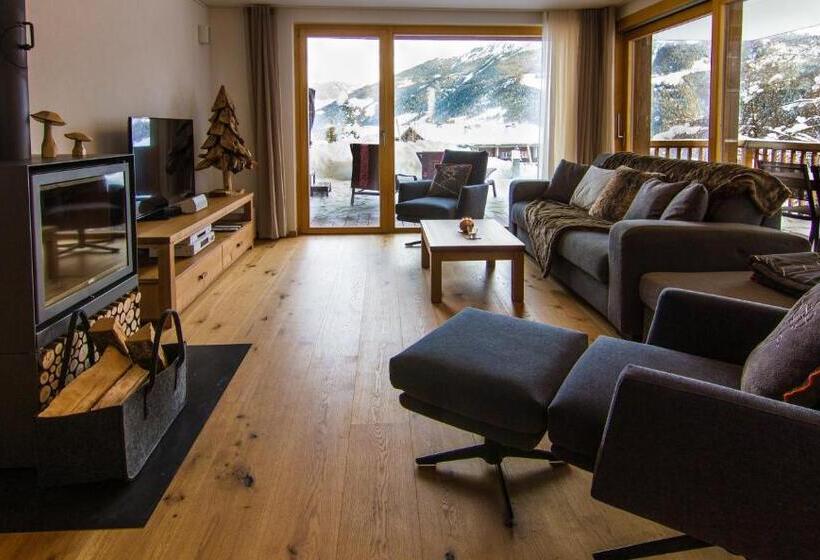 Апартаменты Deluxe 2 Спальни с Гидромассажем, Chalet Les Rahâs By Mrs Miggins