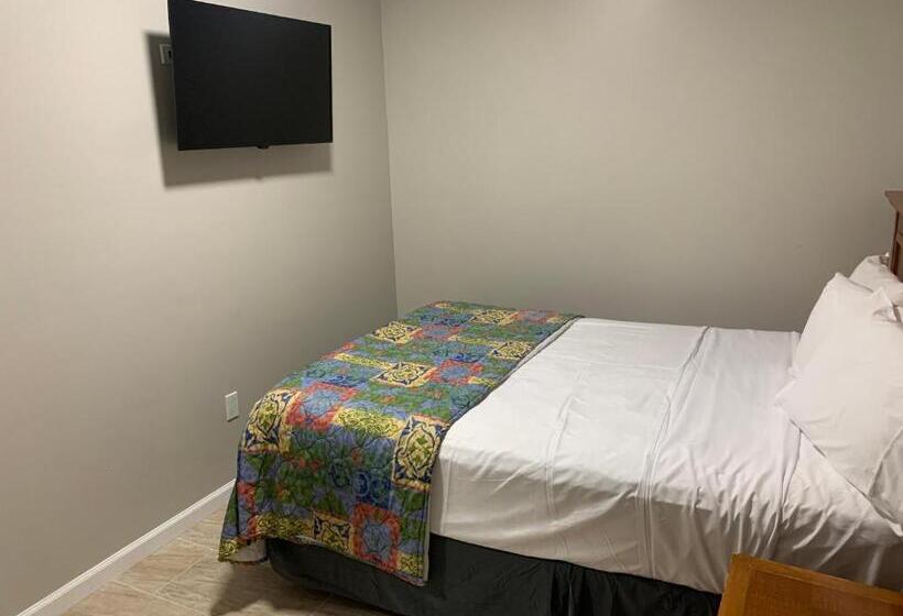 1 Bedroom Penthouse Apartment, Paradise Inn