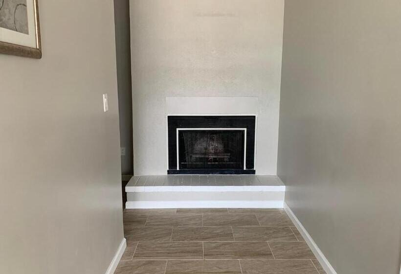 1 Bedroom Penthouse Apartment, Paradise Inn