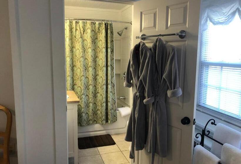 اتاق استاندارد با تخت بزرگ, Oakland Cottage Bed And Breakfast