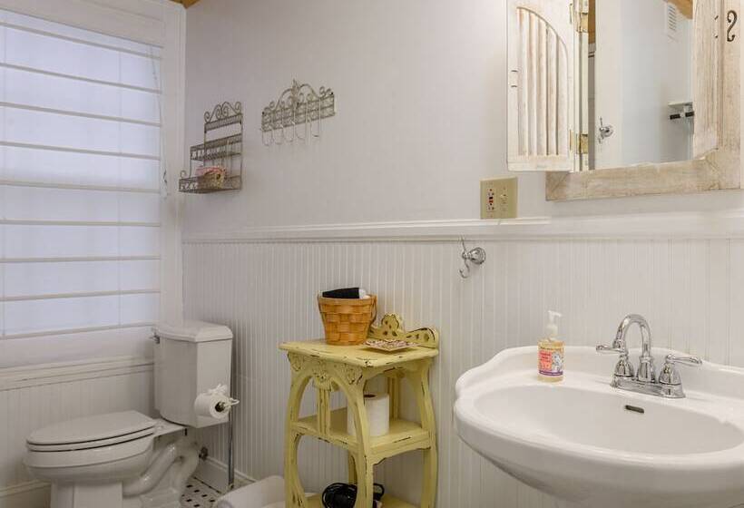 اتاق استاندارد با تخت بزرگ, Oakland Cottage Bed And Breakfast