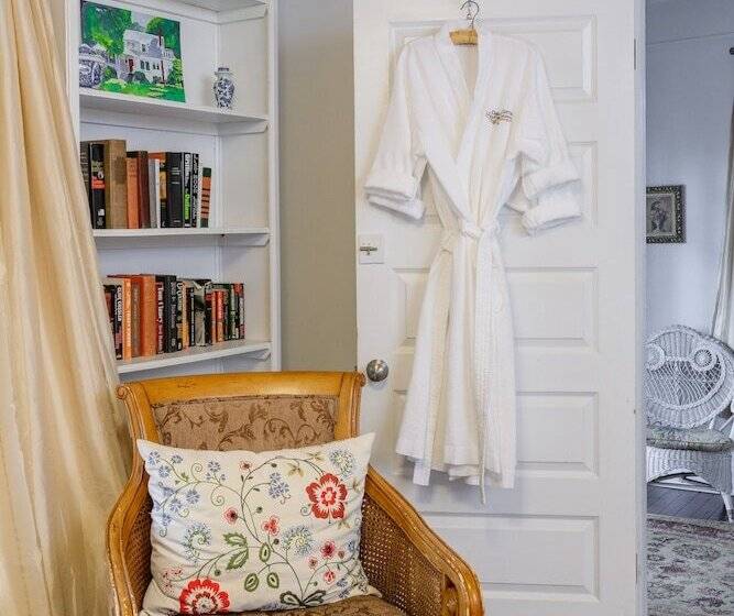 اتاق استاندارد با تخت بزرگ, Oakland Cottage Bed And Breakfast