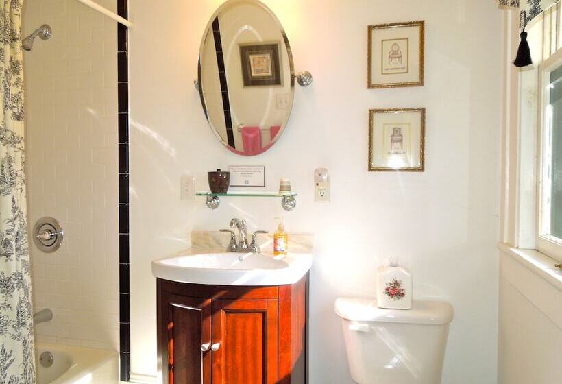 اتاق استاندارد با تخت دو نفره بزرگ, Oakland Cottage Bed And Breakfast